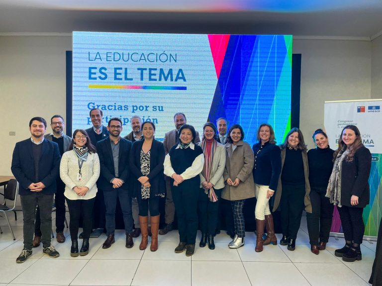 Decana de la Facultad de Educación UDLA participa en instancias de debate sobre el futuro de la educación