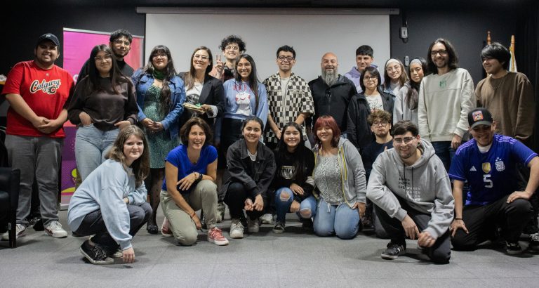 Estudiantes de Comunicación Audiovisual y Multimedia UDLA asisten a charla con encargada de Gestión de Proyectos del CNTV