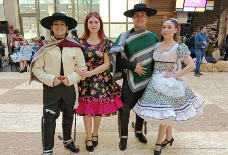 Estudiantes de Sede Santiago participan en Campeonato de Cueca interuniversitario organizado por Municipalidad de Santiago