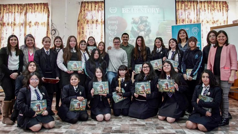 Gabriel Osorio, académico UDLA, viaja hasta Magallanes para dialogar con estudiantes bajo el alero del programa estatal “Diálogos en Movimiento”