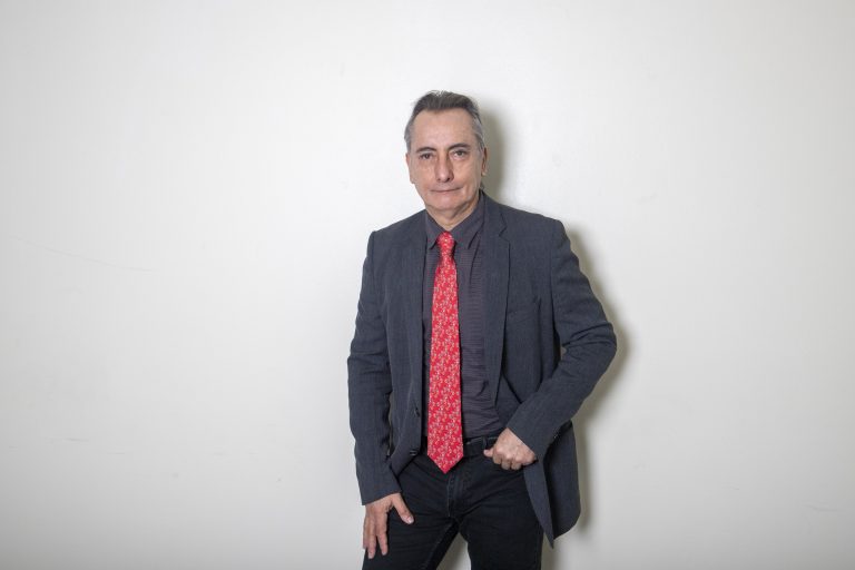 Osvaldo Artaza, Decano de la Facultad de Salud y Ciencias Sociales, expone en jornada sobre Género, Humanización y Diversidad en la Región de Los Ríos