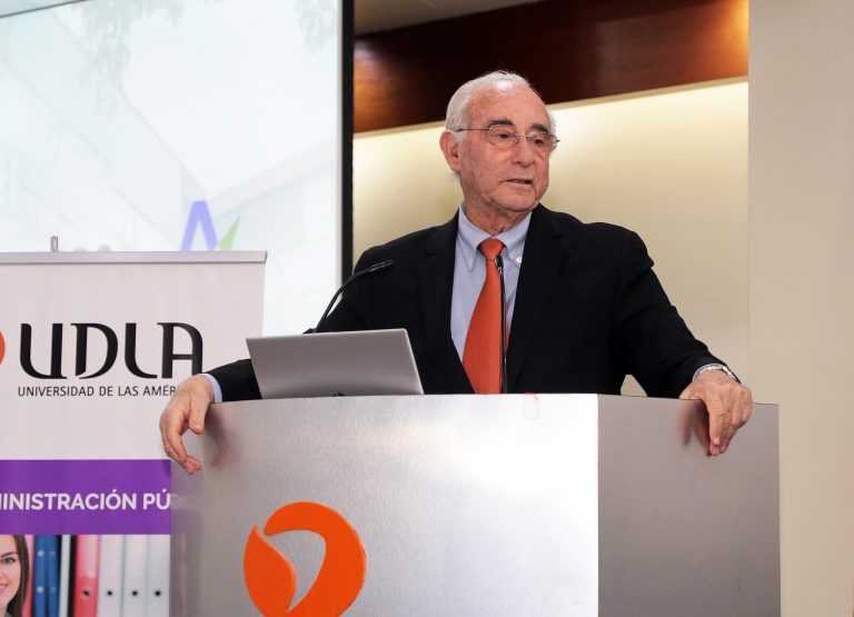 Exministro Sergio Bitar participa del seminario internacional “Prospectiva para la Gestión Pública” realizado en UDLA