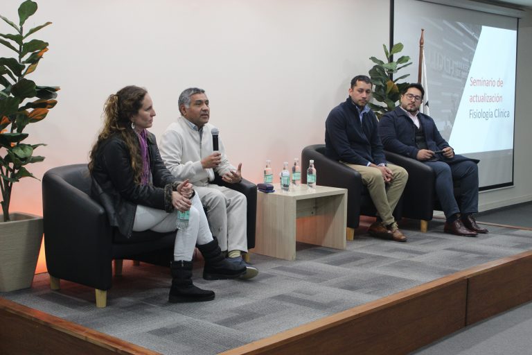 Seminario de Actualización en Fisiología Clínica reúne a expertos en Kinesiología y Nutrición en el Campus La Florida UDLA