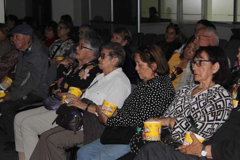 Ciclo de cine y conversación para la comunidad mayor en el Campus La Florida de UDLA