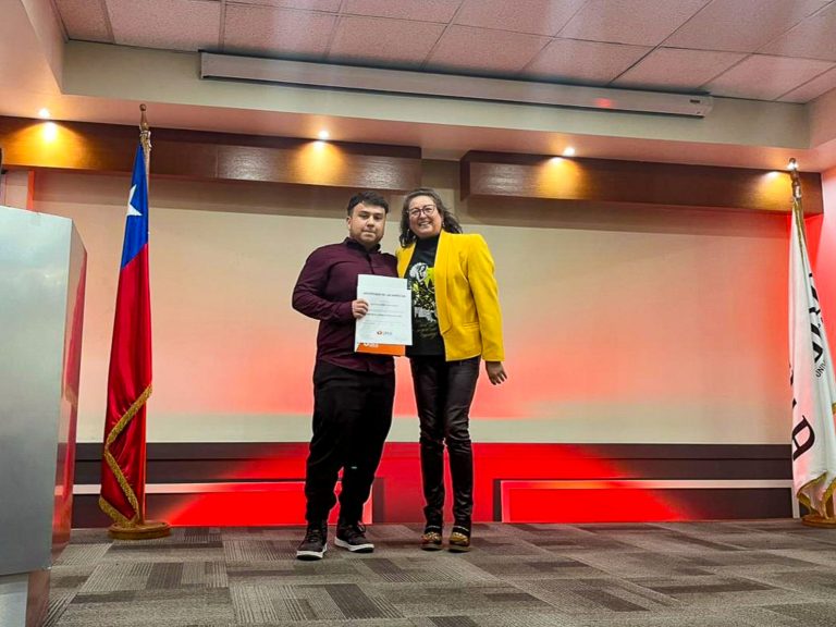 160 estudiantes de la Facultad de Medicina Veterinaria y Agronomía reciben certificación intermedia por su desempeño en distintos ámbitos de formación