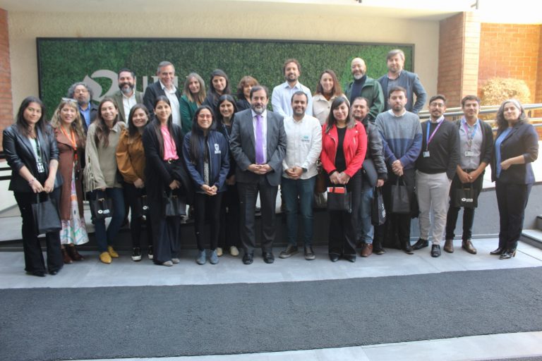 UDLA Sede Santiago fortalece vínculos con socios comunitarios en Consejo Asesor Regional de Vinculación con el Medio