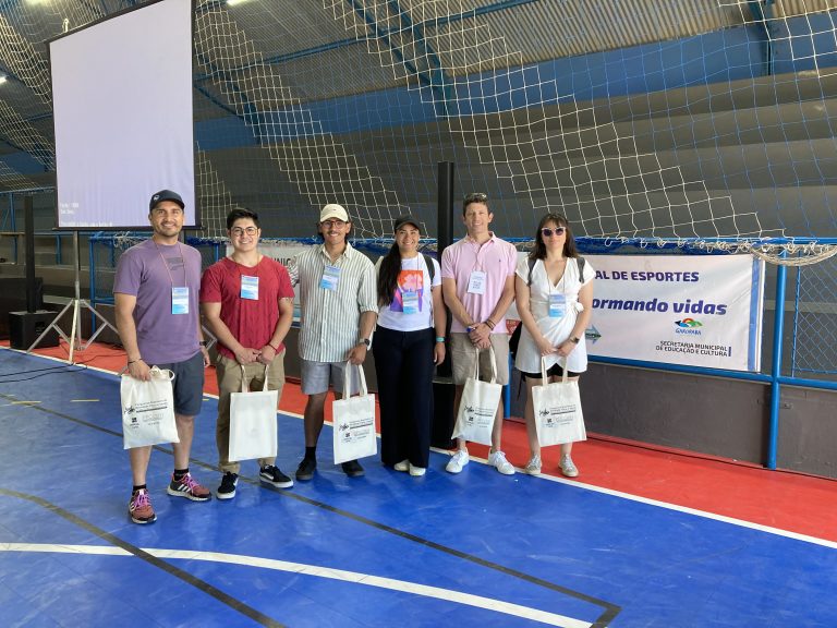 Académica del Instituto del Deporte presente investigación sobre los efectos de la natación en el rendimiento cognitivo en importante congreso brasileño