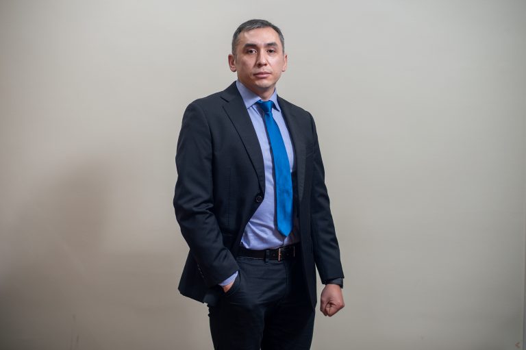 Académico de Pedagogía en Educación Diferencial expone estudio sobre comprensión del lenguaje en congreso internacional realizado en Colombia