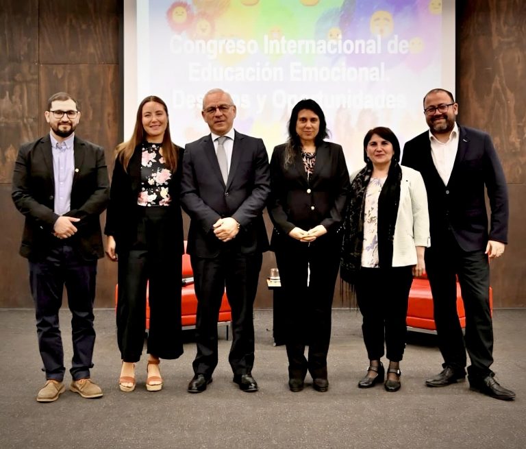 Académicas y estudiantes de UDLA participan de Primer Congreso de Educación Emocional en Concepción