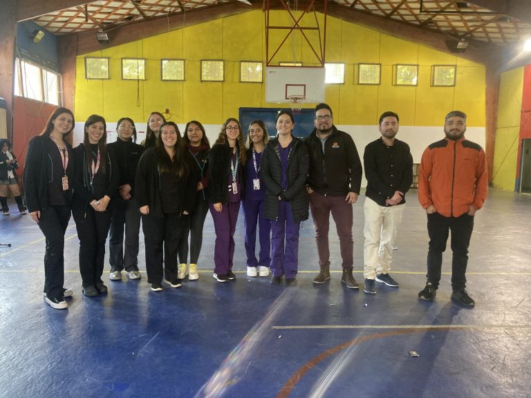 DAE de Campus Los Castaños y Senda Previene lideran Feria de Autocuidado en Liceo Bicentenario de Viña el Mar