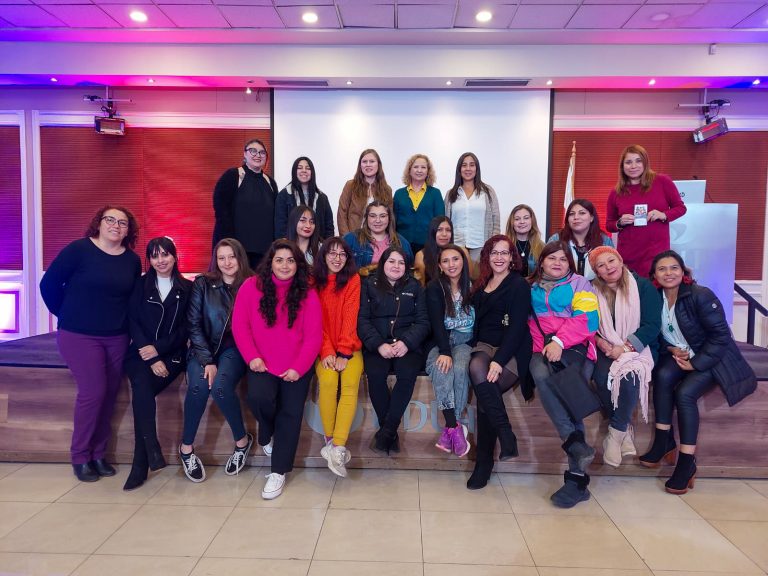 Exestudiantes de Educación Parvularia comparten experiencias en Encuentro de Egresados 2023 en sedes Santiago y Concepción