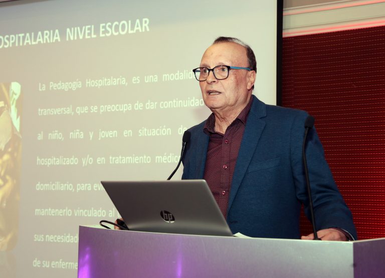 Expertos nacionales e internacionales intercambian experiencias sobre Pedagogía hospitalaria en seminario de la Escuela de Educación Diferencial