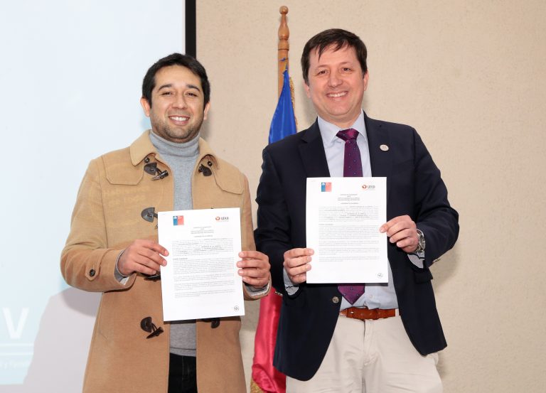 Dirección de Asuntos Estudiantiles de la Sede Santiago e Instituto Nacional de la Juventud (INJUV) firman convenio en beneficio de los estudiantes de UDLA