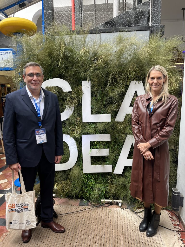 Director Académico del Campus Providencia de UDLA presenta trabajo sobre género y finanzas en Argentina y Lima