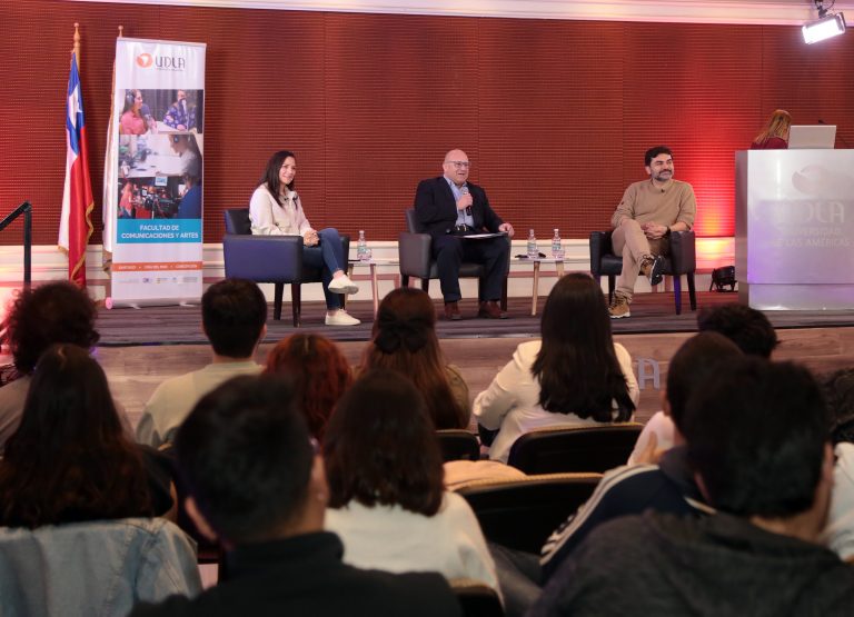 Andrea Arístegui y Gonzalo Montaner, periodistas expertos en conflictos internacionales, analizan en UDLA el conflicto Israel-Hamás