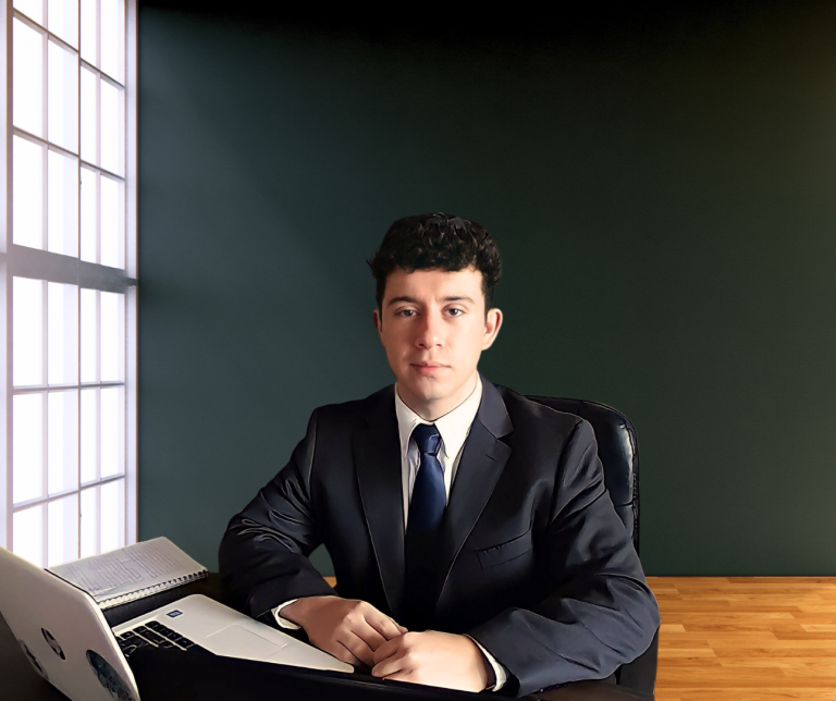 Egresado de Derecho obtiene segundo lugar en “Emprende UDLA”: “Más que Fondos Concursables, son una verdadera escuela de emprendimiento y motor de habilidades”