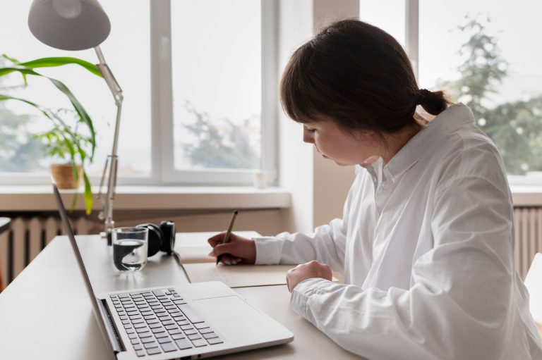 Estudiantes de la Escuela de Traducción e Interpretación en Inglés desarrollan habilidades comunicativas gracias a la tercera versión de Taller de Idioma Japonés