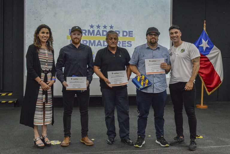 Everton y UDLA certifican a 45 técnicos de fútbol amateur de la región a través de Programa Formador de Formadores y anuncian continuidad de la iniciativa