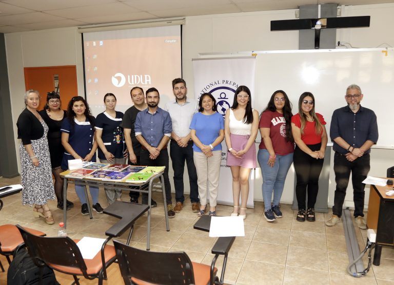 Egresados de Pedagogía en Educación Básica de UDLA comparten experiencias en jornada sobre prácticas exitosas en las aulas