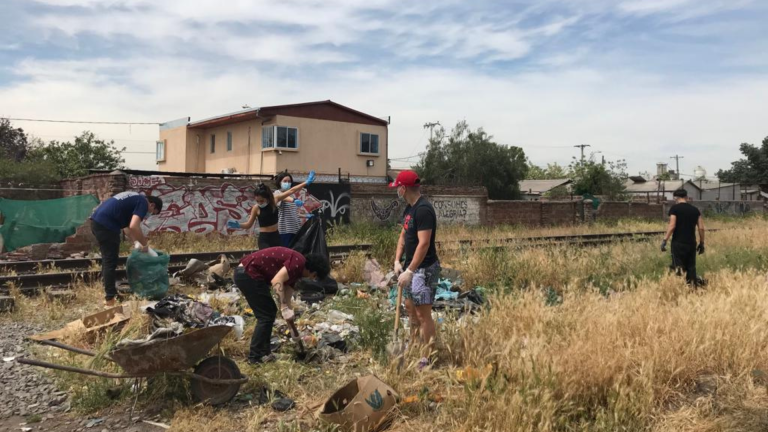 “Encuentro con el Barrio” en la comuna de Maipú: acercamiento de estudiantes de Psicología, Kinesiología y Enfermería de UDLA con el territorio y su comunidad