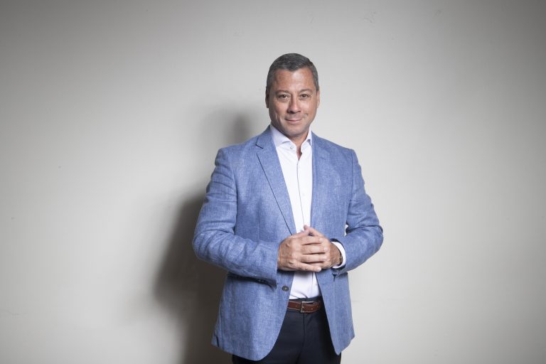 Columna de opinión Mauro Lombardi, Decano de la Facultad de Comunicaciones y Artes: IA y el futuro del trabajo