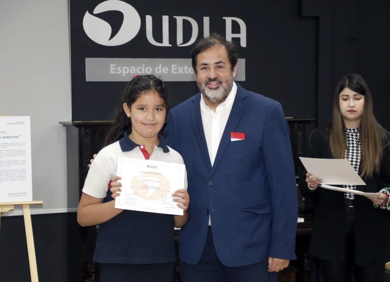 Campus Santiago Centro UDLA inaugura “Espacio de Extensión” con muestra fotográfica de estudiantes del Colegio Marcelino Champagnat
