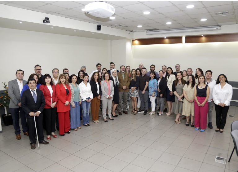 Rectora se reúne con autoridades y académicos para reconocer su presencia en medios de comunicación durante 2023