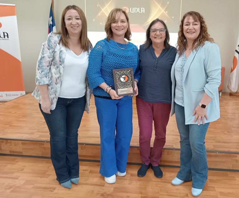 Sedes Concepción y Viña del Mar UDLA reconocen a voceros con mayor presencia en medios de comunicación durante el 2023