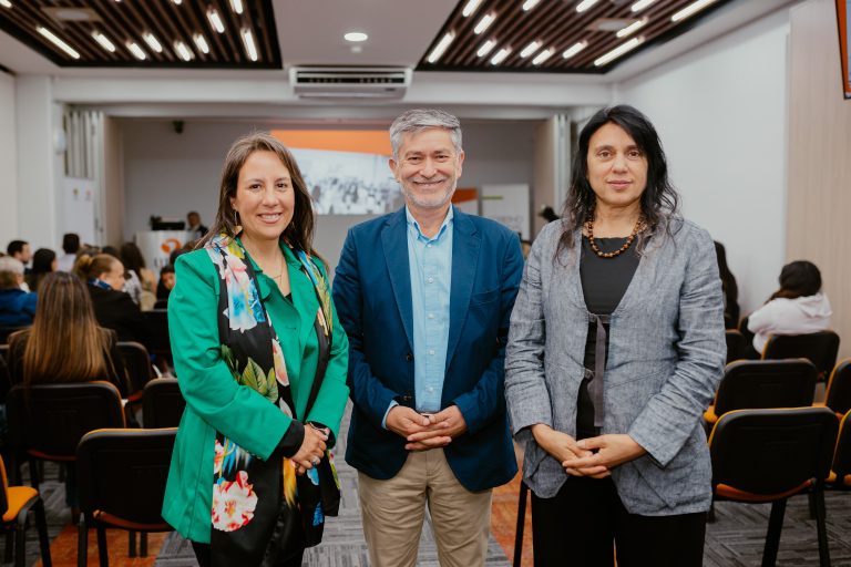 Un centenar de mujeres fueron capacitadas en oficios gracias a programa de inserción laboral financiado por el Gobierno Regional del Biobío y ejecutado por UDLA
