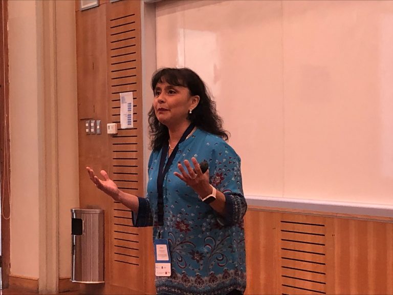 Con proyecto de teleacompañamiento humanizado, Directora de las escuelas de Enfermería y TNS en Enfermería de UDLA expone en Congreso Latinoamericano del Cuidado