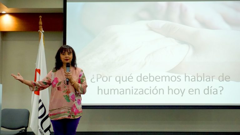 Escuela de Enfermería de UDLA colabora y participa en primera Jornada de Enfermería Holística realizada en el Campus Providencia