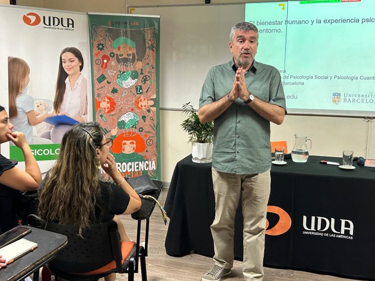 Investigador catalán, Sergi Valera, dicta charla de psicología ambiental en Sede Concepción UDLA