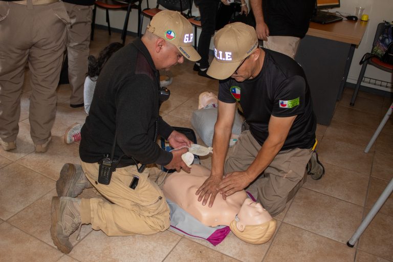 Carrera de Técnico en Nivel Superior en Enfermería UDLA y GRIE colaboran para fortalecer habilidades en situaciones de emergencia