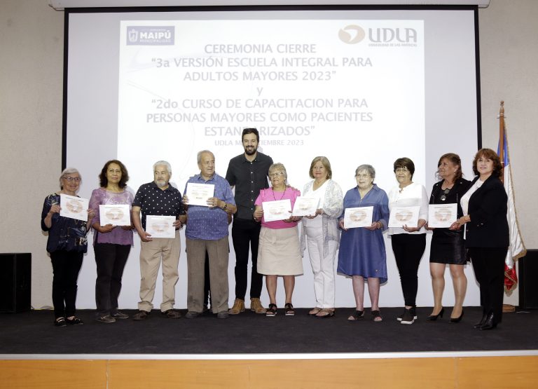Campus Maipú cierra tercera edición de la Escuela Integral para Personas Mayores con la presencia del alcalde de la comuna, Tomás Vodanovic