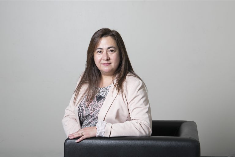 Directora de la Escuela de Trabajo Social expone en Congreso Internacional de Docencia e Investigación en Educación Superior en España