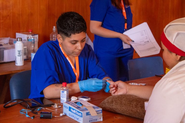 Estudiantes de la Sede Santiago realizan Voluntariado de Verano y operativo multidisciplinario en el sector de La Viluma de Melipilla