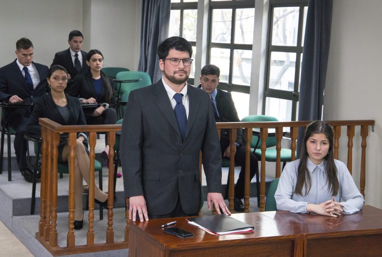 Agencia ADC certifica por los próximos 5 años a la carrera de Derecho de UDLA