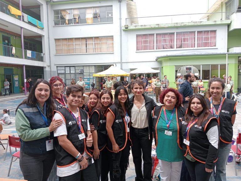 Presidente Boric y ministra Tohá valoran el trabajo y compromiso comunitario de UDLA en actividades de apoyo tras el incendio de Viña del Mar