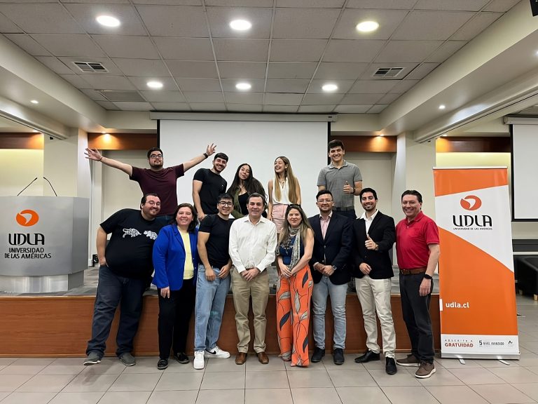 Estudiantes de la Facultad de Ingeniería y Negocios de UDLA destacan el rol que cumplen los ayudantes de las asignaturas y los Talleres de Apoyo al Aprendizaje