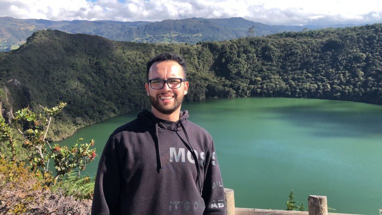 Estudiantes de la Facultad de Ingeniería y Negocios de UDLA comparten su experiencia de intercambio en universidades de España y Colombia