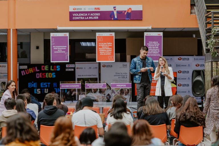Estudiantes y académicos de Sede Concepción UDLA participan en actividad interactiva destinada a sensibilizar sobre el acoso sexual en espacios públicos