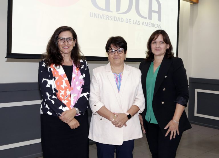Ministra de la Corte Suprema, María Soledad Melo, aborda la mirada de género desde el Poder Judicial en seminario 8M organizado por la Facultad de Derecho