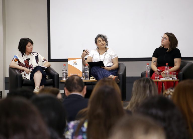 Sede Santiago, junto a Vicerrectoría Académica, desarrollan conversatorio sobre aplicación del enfoque de género en la Educación Superior