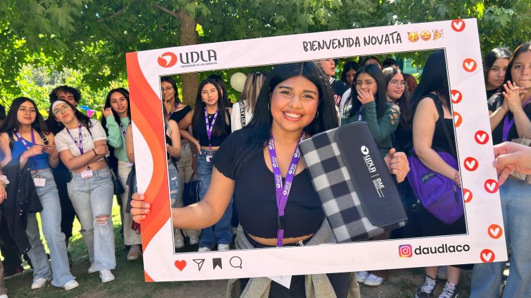 Dirección de Asuntos Estudiantiles de UDLA festeja el Día del Novato reuniendo a más de 3 mil alumnos en actividades de esparcimiento y relacionamiento