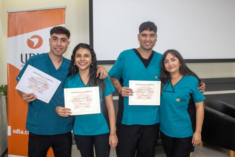 Estudiantes de Terapia Ocupacional de UDLA inician prácticas profesionales con ceremonia de reconocimiento