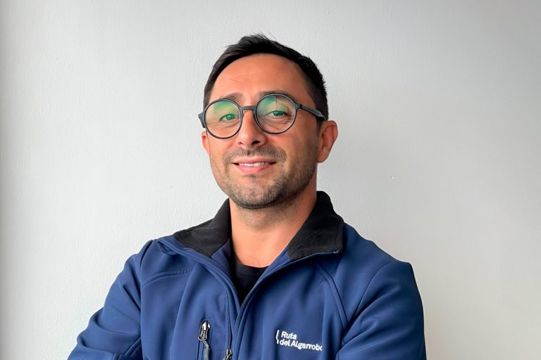 Egresado de Relaciones Públicas UDLA comparte su trabajo en el área de la responsabilidad social-empresarial de compañía española dedicada a la construcción e innovación