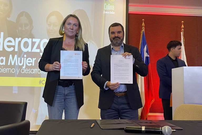En conversatorio sobre liderazgo femenino en el gobierno, UDLA firma convenio de colaboración con Municipalidad de Colina a través de la Clínica de Atención Jurídica