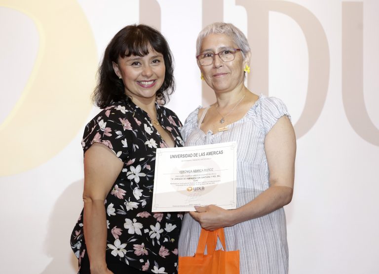 Escuela de Técnico de Nivel Superior en Enfermería conmemora su Día Nacional con Jornada de Humanización en Sede Santiago UDLA