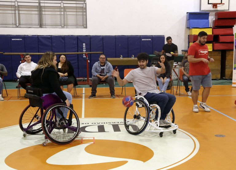 UDLA celebra Día Nacional de la Terapia Ocupacional con exhibición de deportistas parapanamericanos