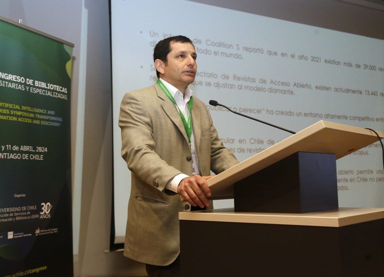 Vicerrector de Investigación UDLA integra panel de discusión sobre las experiencias de publicaciones científicas de acceso abierto en universidades del cono sur